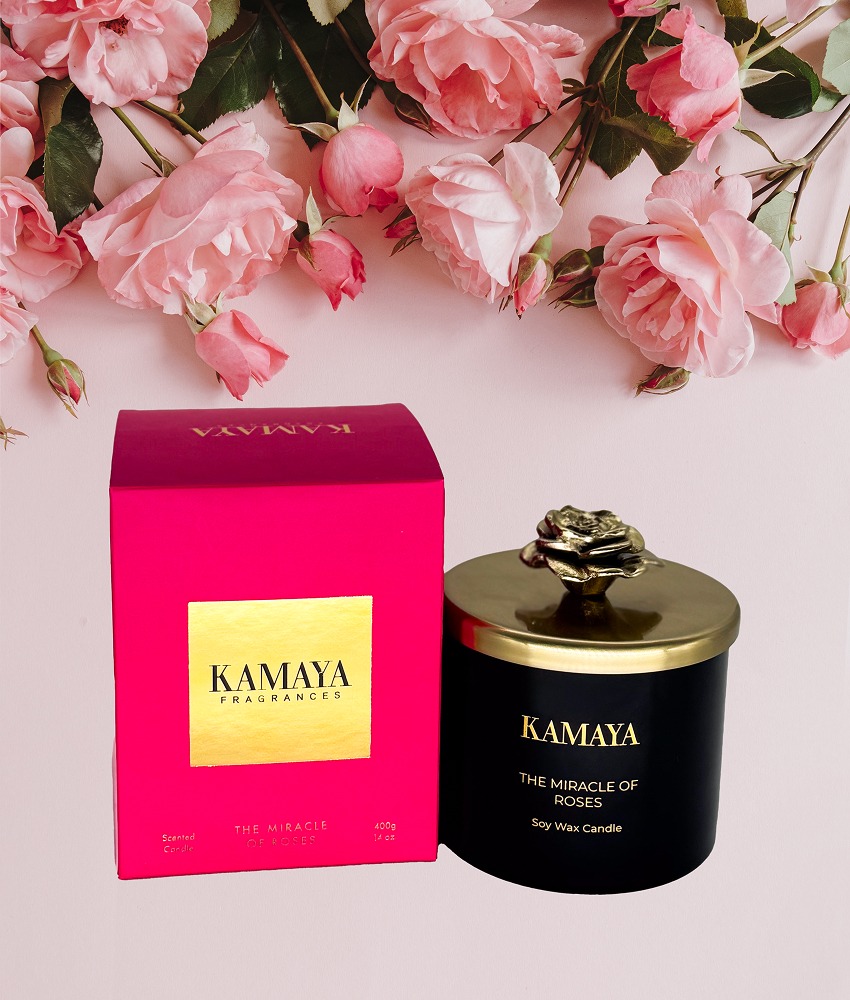 Secented candle 14 oz (400 gms) with gold lid with floral motif